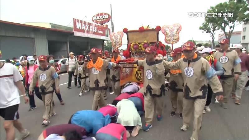 獻香典禮聚集上萬人觀禮。