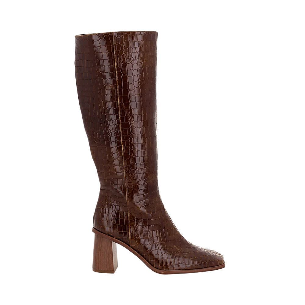 <p><a href="https://go.redirectingat.com?id=74968X1596630&url=https%3A%2F%2Fwww.madewell.com%2Falohas-leather-east-knee-high-boots-in-crocodile-embossed-M8938.html&sref=https%3A%2F%2F" rel="nofollow noopener" target="_blank" data-ylk="slk:Shop Now;elm:context_link;itc:0;sec:content-canvas" class="link rapid-noclick-resp">Shop Now</a></p><p>ALOHAS Leather East Knee-High Boots in Crocodile Embossed</p><p>madewell.com</p><p>$400.00</p><span class="copyright">ALOHAS/Madewell</span>