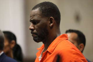 CHICAGO, IL -  SEPTEMBER 17:  Singer R. Kelly appears during a hearing at the Leighton Criminal Courthouse on September 17, 2019 in Chicago, Illinois.  Kelly is facing multiple sexual assault charges and is being held without bail.   (Photo by Antonio Perez - Pool via Getty Images)