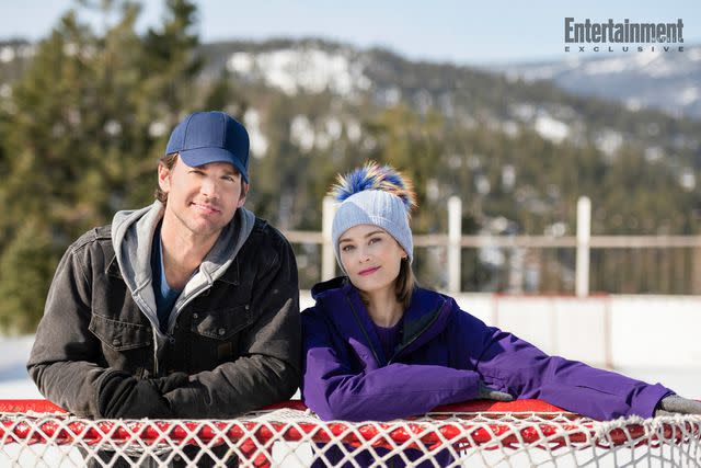 2023 Hallmark Media/Photographer: Paulina Stevens Kevin McGarry, Kim Matula in 'Checkin' It Twice'