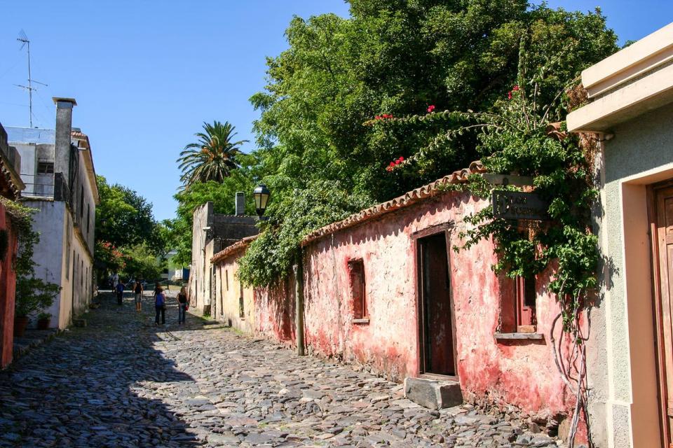 El casco antiguo tiene varias casas a la venta. Sus dueños piden sumas astronómicas que preocupan a las autoridades, ya que buscan volver a poblarlo de residentes permanentes