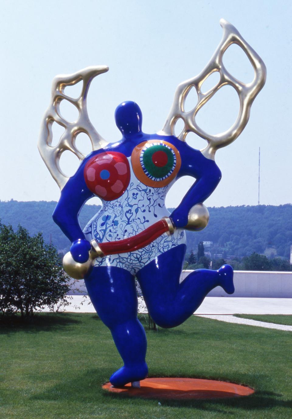 Saint Phalle’s cobalt blue Nana on display at an exhibition in Germany, 1992