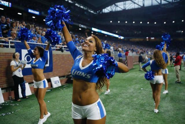 Detroit Lions Cheerleaders debut