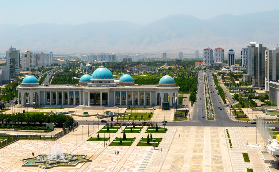 <p>El precio de la gasolina en Turkmenistán es de 0,407 euros el litro. Este país produjo 185.891 barriles de petróleo al día en 2021. (Foto: Getty Images).</p> 