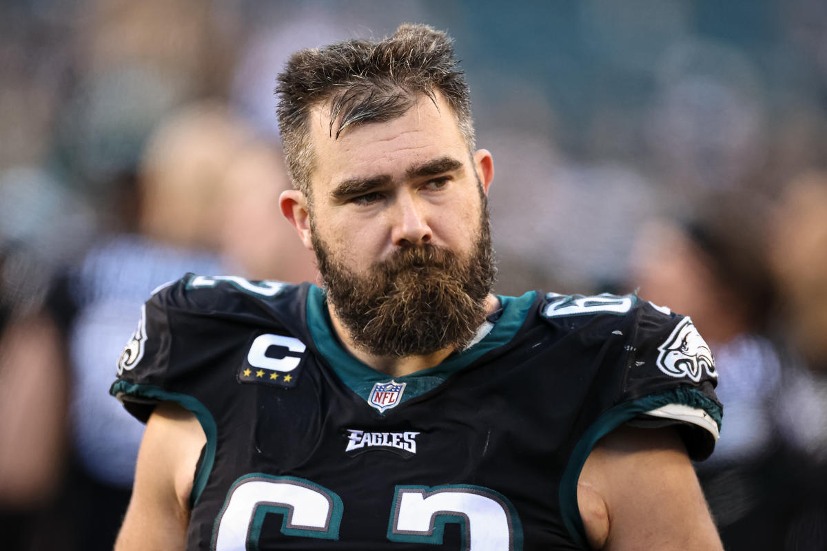 Jason Kelce, Fletcher Cox, Dallas Goedert among 12 Eagles placed on  COVID-19 list