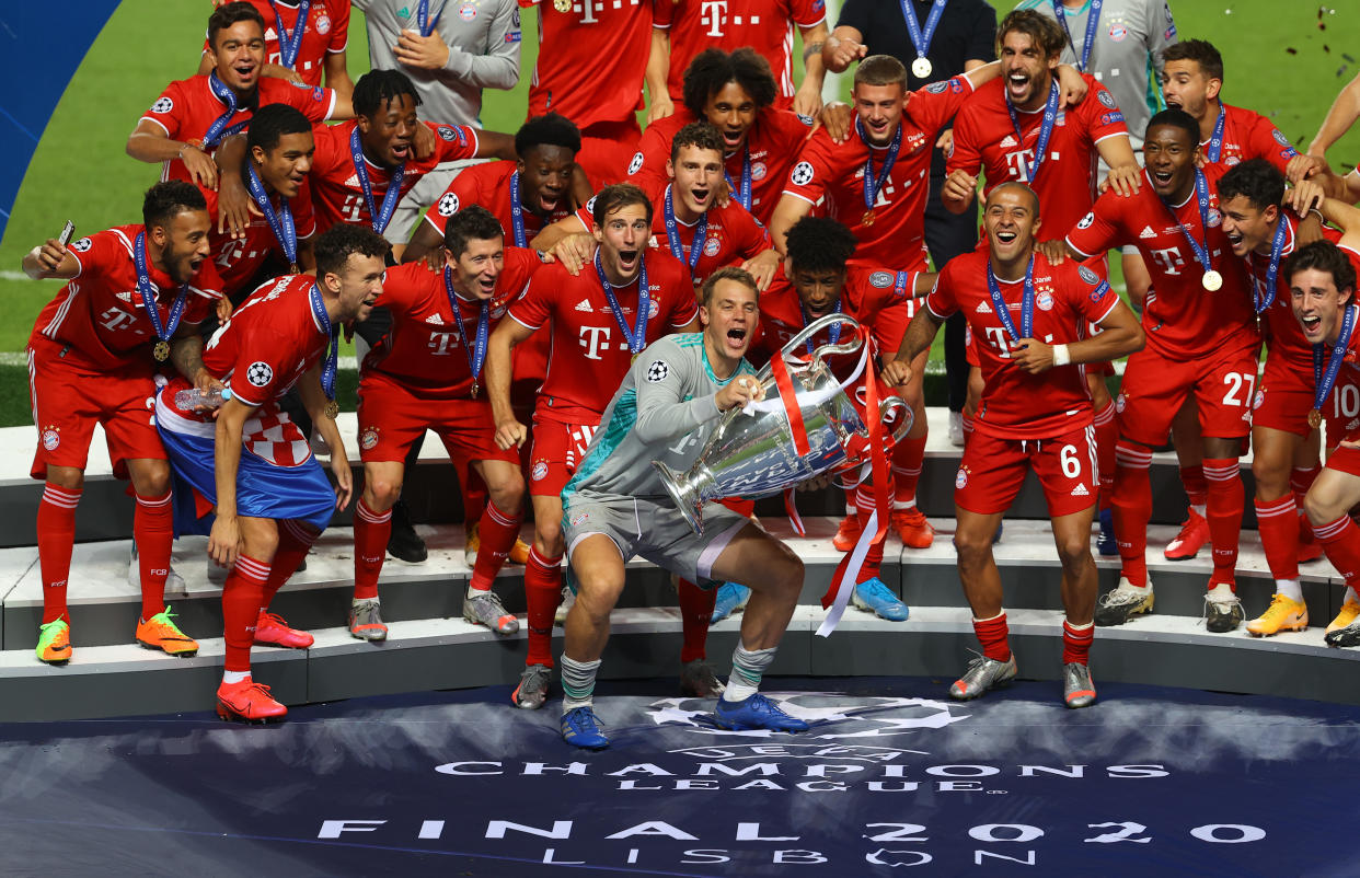 LISBON, PORTUGAL - AUGUST 23: Manuel Neuer, captain of FC Bayern Munich prepares to lift the UEFA Champions League Trophy following his team's victory in the UEFA Champions League Final match between Paris Saint-Germain and Bayern Munich at Estadio do Sport Lisboa e Benfica on August 23, 2020 in Lisbon, Portugal. (Photo by Julian Finney - UEFA/UEFA via Getty Images)