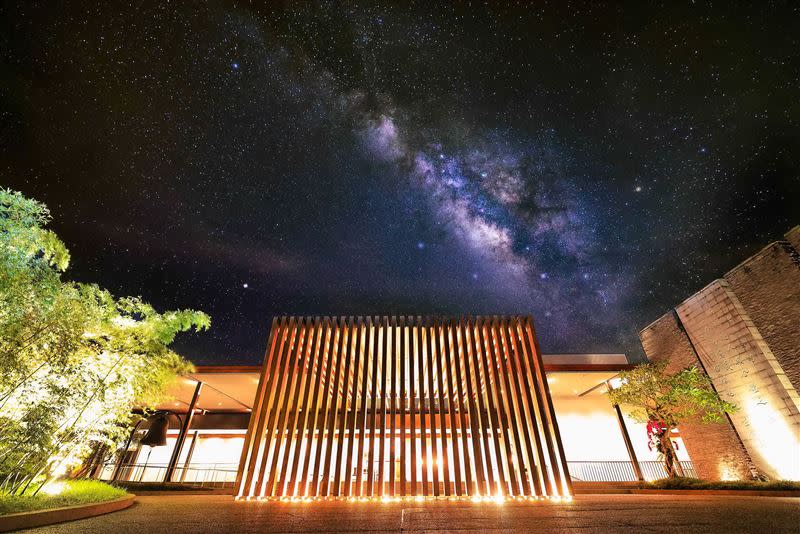 前來涵碧樓避暑，在滿天星空下，享受仲夏夜之夢。（圖／飯店旅宿業者提供）