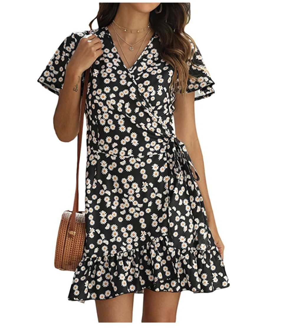 22) Women's Wrap Sunflower Weekend Dress