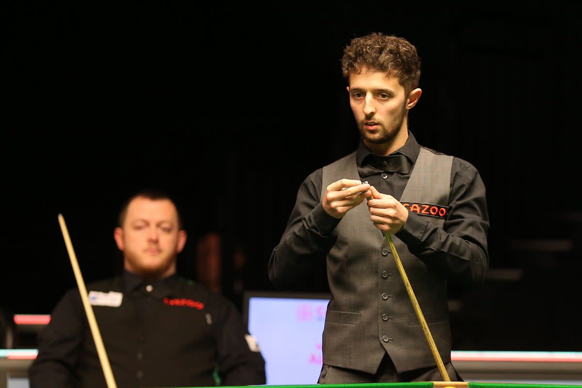 Joe O’Connor (right) beat top seed Mark Allen (left) 6-3 on the opening day of the Players Championship (Nigel French/PA) (PA Archive)