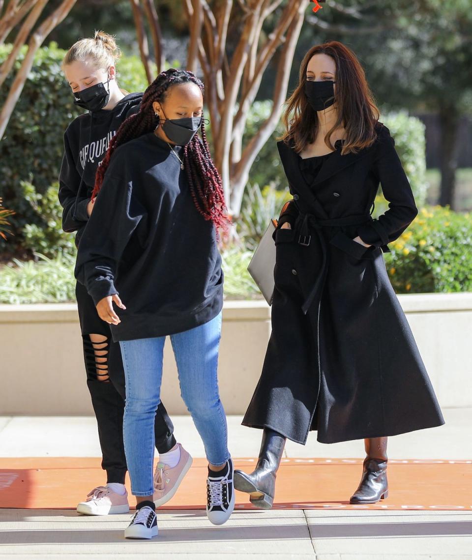 Zahara et sa mère en promenade en tête à tête