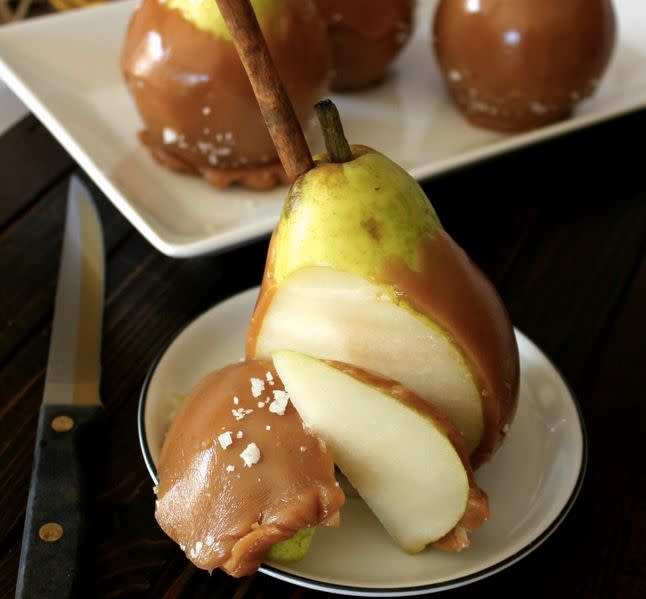 <strong>Get the <a href="http://www.ohbiteit.com/2012/10/caramel-pears.html" target="_blank">Caramel Pears recipe</a> from Oh, Bite It!</strong>