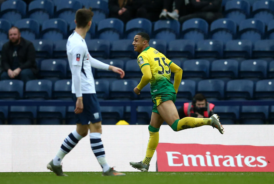 Norwich City's Adam Idah celebrates scoring his side's first goal of the game. (Credit: Getty Images)