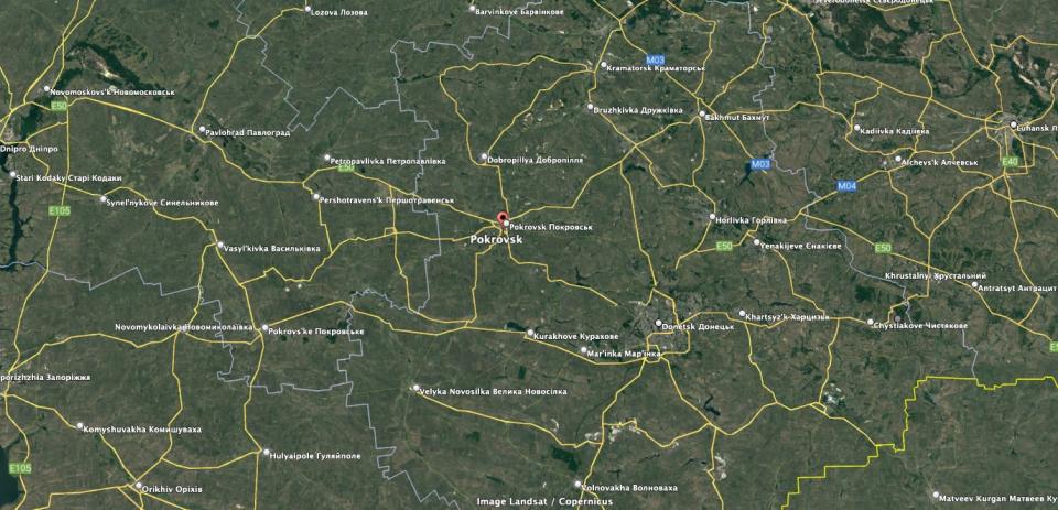 The city of Pokrovsk in the Donetsk region is a major logistics hub, with important roads and railways passing through it. (Image from Google Earth)