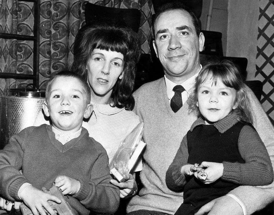 Thompson with his wife, Rita, at home with two of their four children in November 1966.