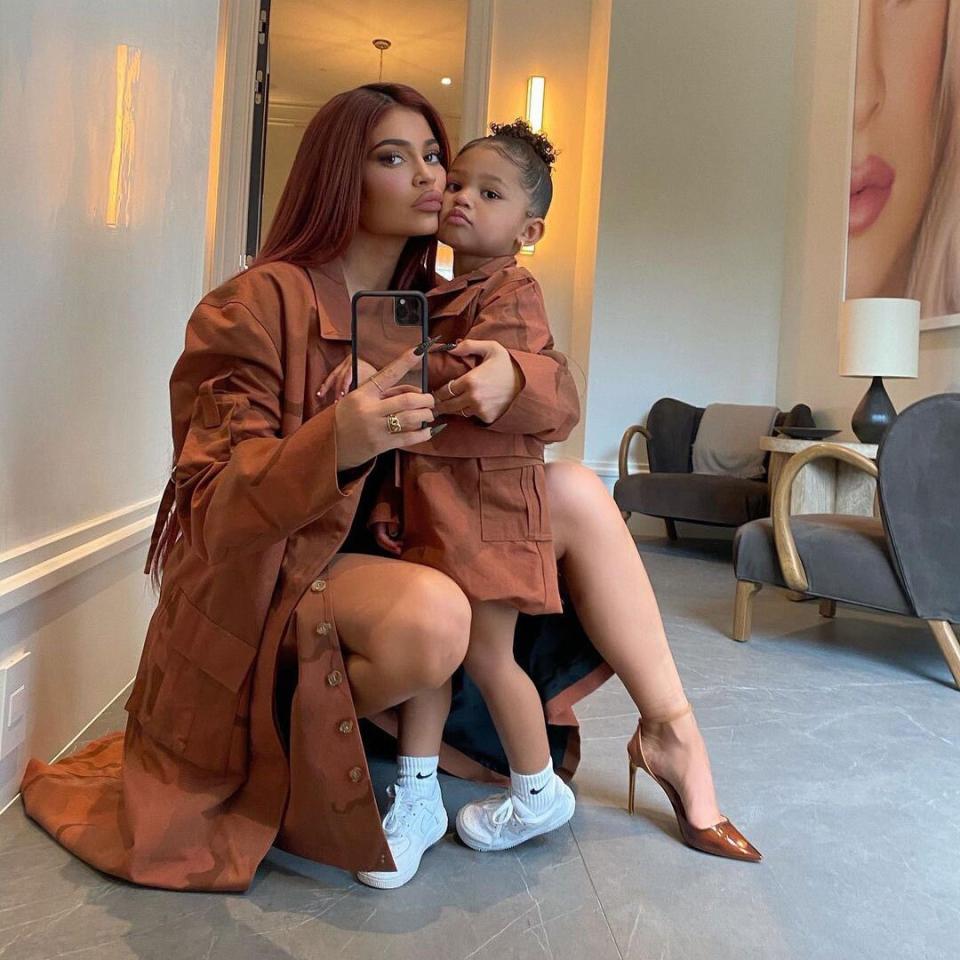 Kylie and stormi twinning