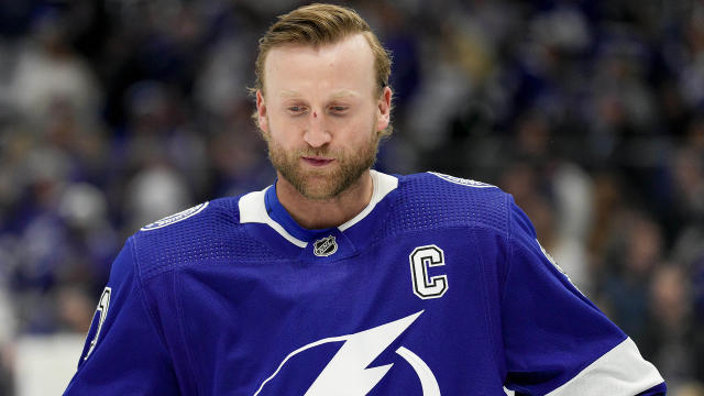 Tampa Bay Lightning C Steven Stamkos to have his number retired by