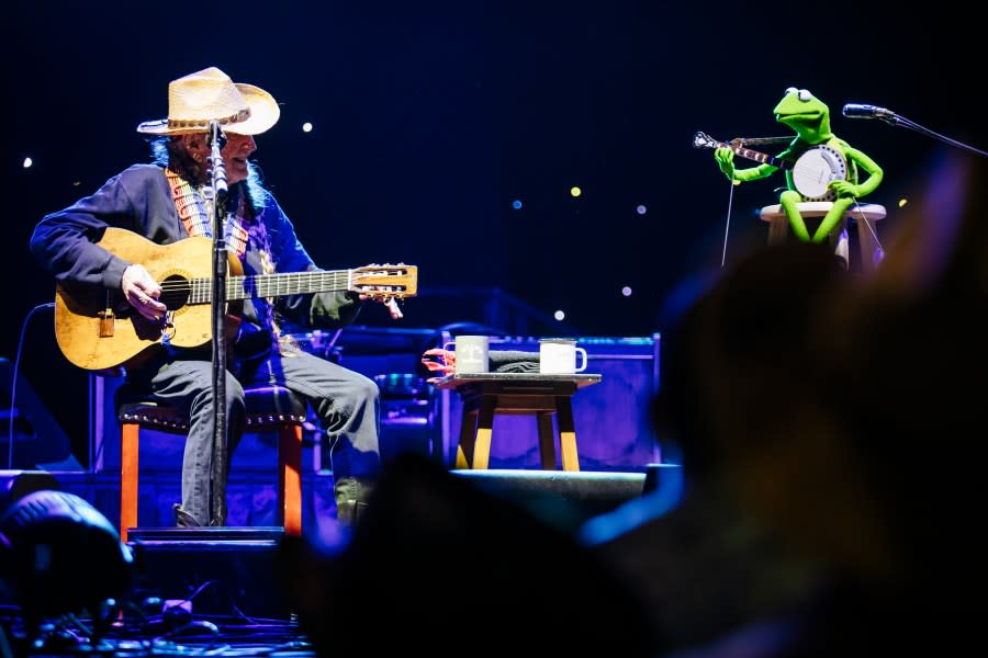 Willie Nelson and Kermit the Frog team up for a performance at Luck Reunion 2024 (Courtesy: Alana Swaringen)