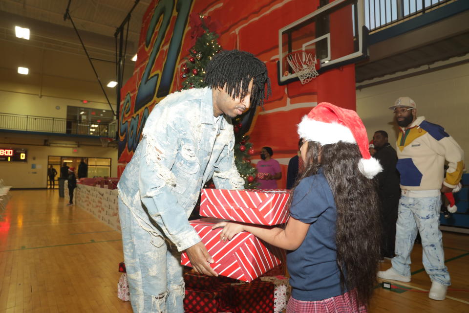 21 savage and leading by example foundation "grant a wish" event