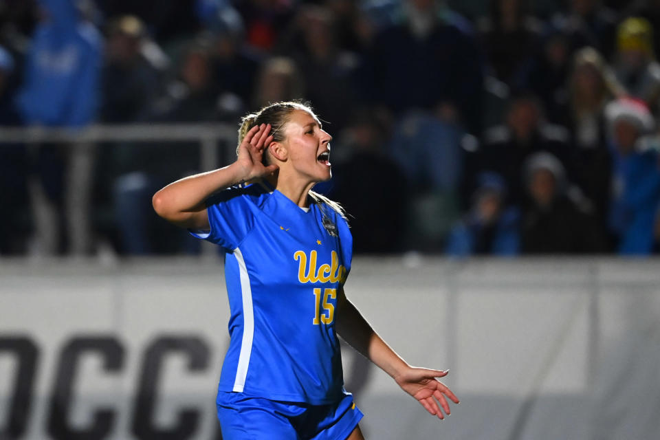 UCLA Bruins Jayden Perry (15) Credit: Bob Donnan-USA TODAY Sports