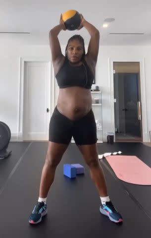<p>Serena Williams Instagram</p> Pregnant Serena Williams working out