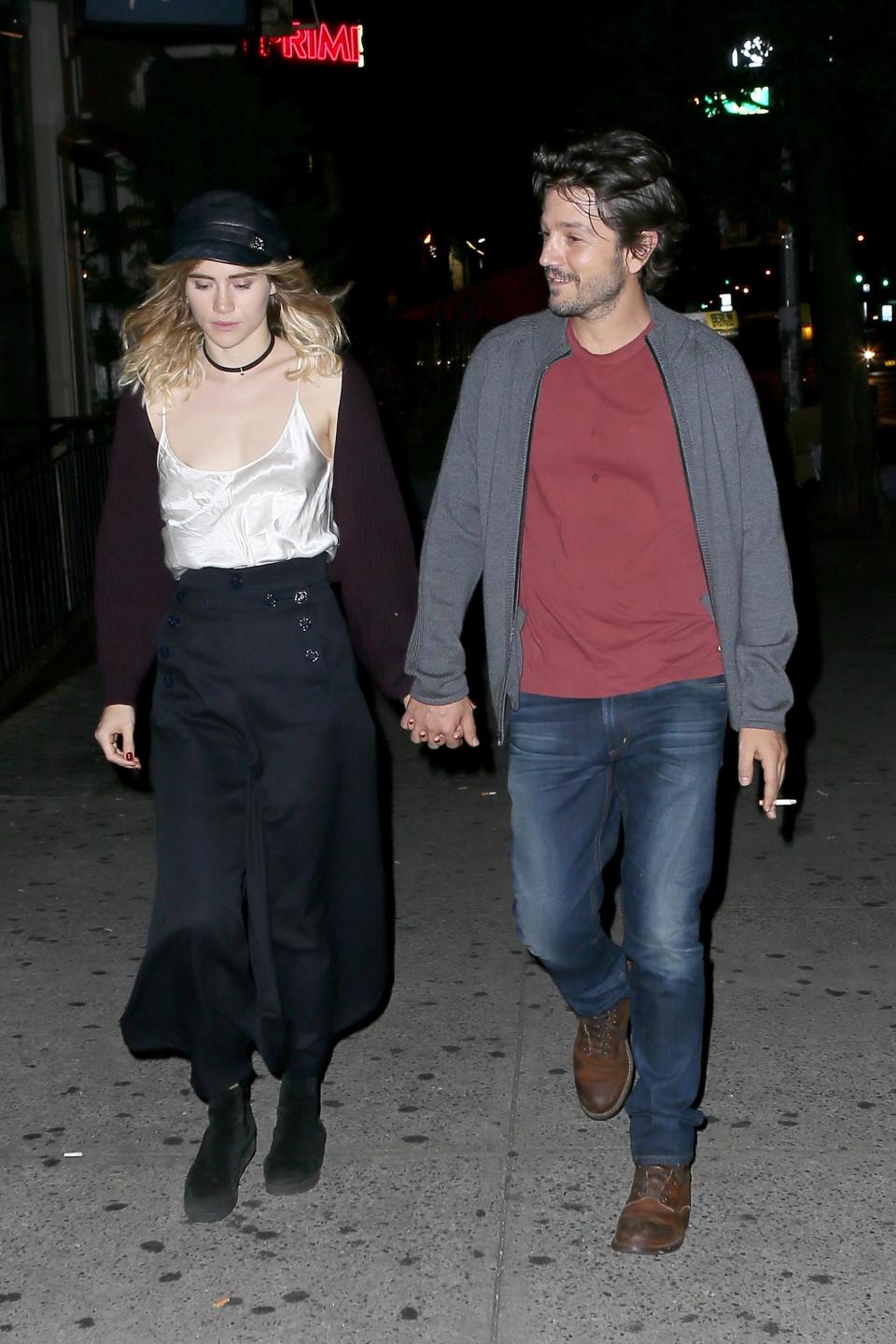 <p>Diego Luna y Suki Waterhouse andan por estos días en Nueva York, donde fueron captados por los paparazzi presumiendo de su amor, como dos adolescentes/The Grosby Group </p>