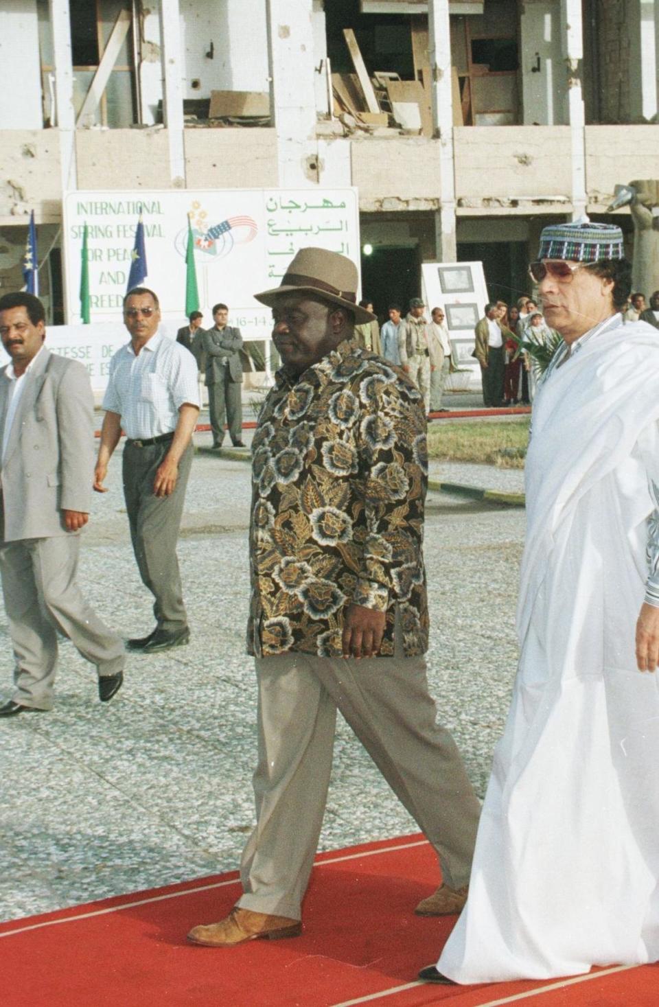 Gaddafi kept it traditional African when Laurent-Desire Kabila came to visit from the Congo. It was Gaddafi's subtle way of entering his quest for domination-of-all-of-Africa phase.    Gaddafi receives Democratic Republic of Congo President Laurent-Desire Kabila on visit to Libya 17 April in 1988