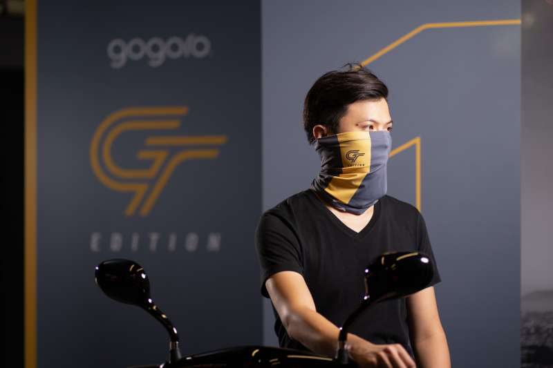 凡至直營門市拍照打卡並 Hashtag #Gogoro #GogoroGT #GoBeyond 即可獲得「Gogoro GT edition 騎士領巾脖圍」，數量有限，送完為止。(圖／業者提供)