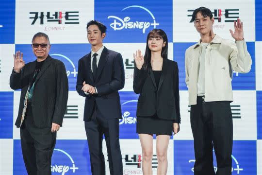 《異瞳》導演三池崇史、丁海寅、金慧峻、高庚杓（左至右）。（圖／Disney＋提供）