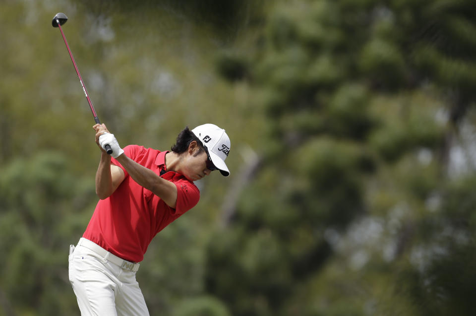 Kevin Na hits his tee shot on the sixth hole during the final round of the Valspar Championship golf tournament at Innisbrook, Sunday, March 16, 2014, in Palm Harbor, Fla. Na finished second. (AP Photo/Chris O'Meara)