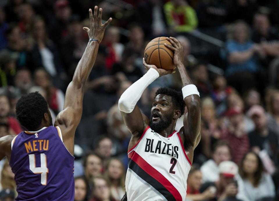 Deandre Ayton and the Portland Trail Blazers face the Phoenix Suns on Tuesday night in an NBA In-Season Tournament game. Who will win the game?