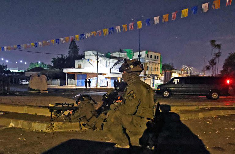 Las fuerzas especiales israelíes en la ciudad mixta judío-árabe de Lod