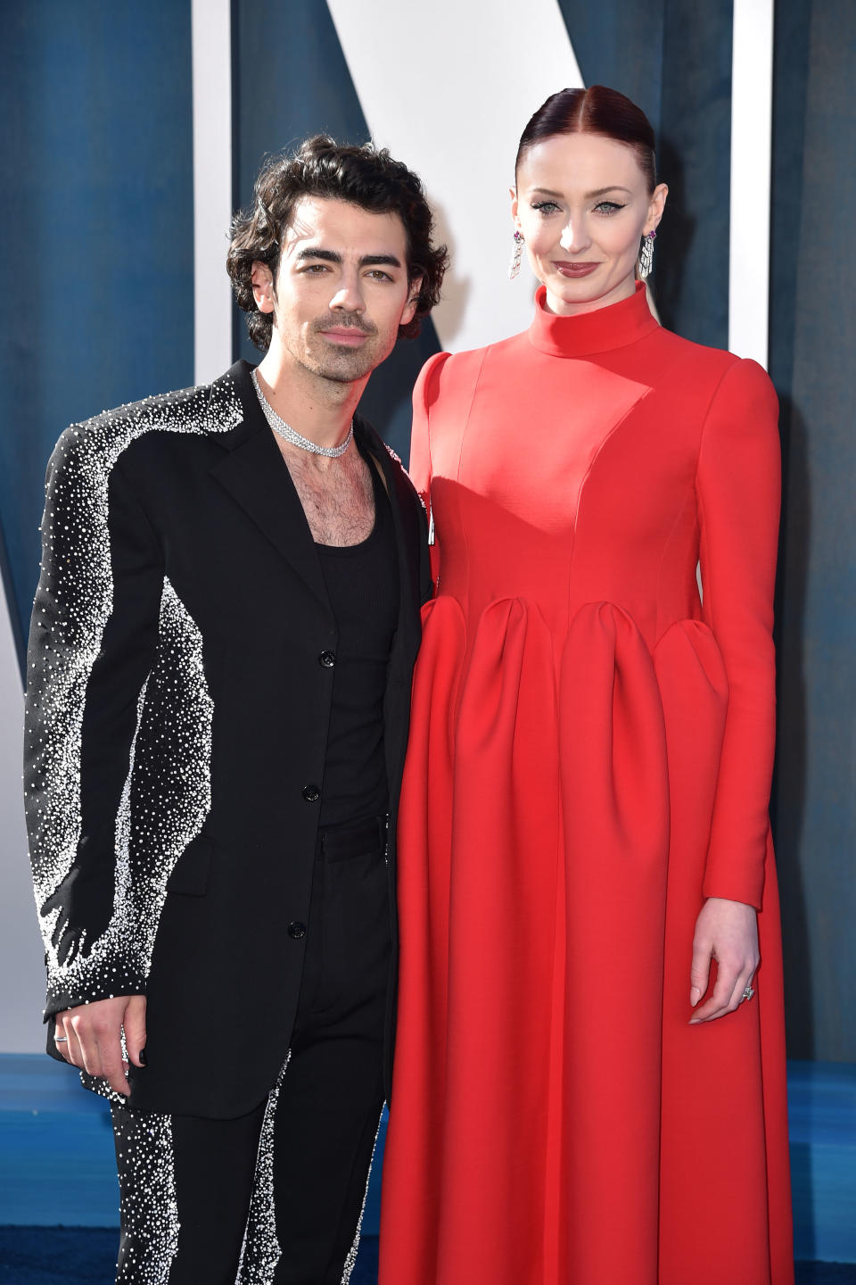 BEVERLY HILLS, CALIFORNIA - MARCH 27: Joe Jonas and Sophie Turner attend the 2022 Vanity Fair Oscar Party hosted by Radhika Jones at Wallis Annenberg Center for the Performing Arts on March 27, 2022 in Beverly Hills, California. (Photo by Lionel Hahn/Getty Images)