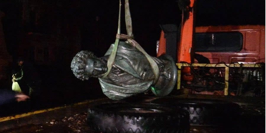 Sukhomlyn offered to swap Pushkin’s bust for Ukrainian soldiers