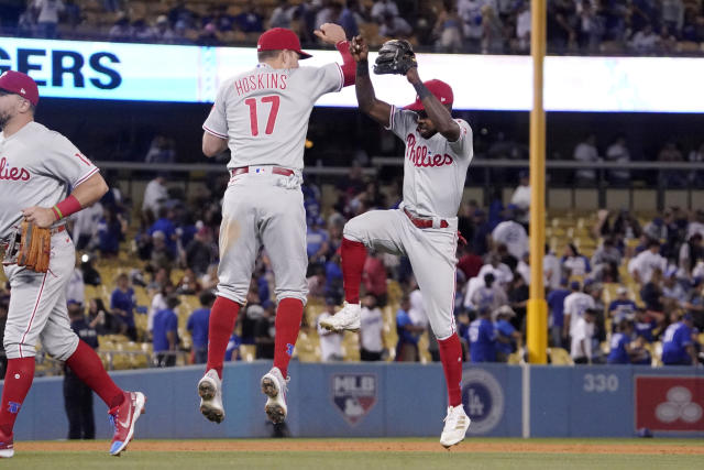 Harper, Phillies continue to roll with 8-3 win over Dodgers