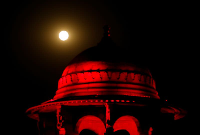 The full moon in New Delhi
