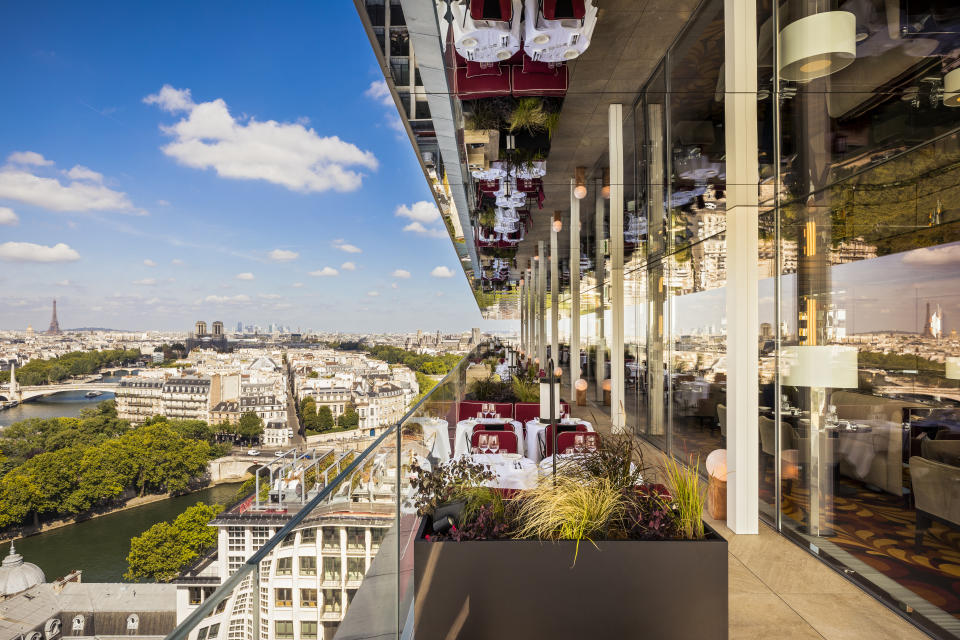 Bonnie offers a panorama of Paris from its Eastern side.