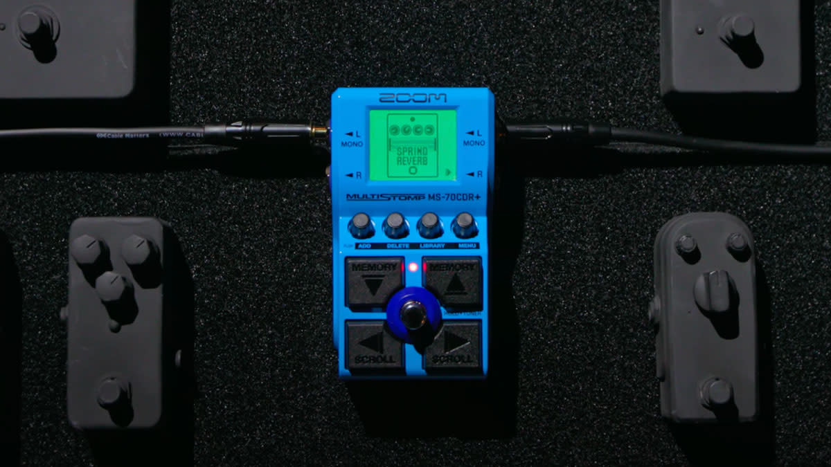  Zoom MS-70CDR+ MultiStomp Chorus Delay Reverb pedal. 