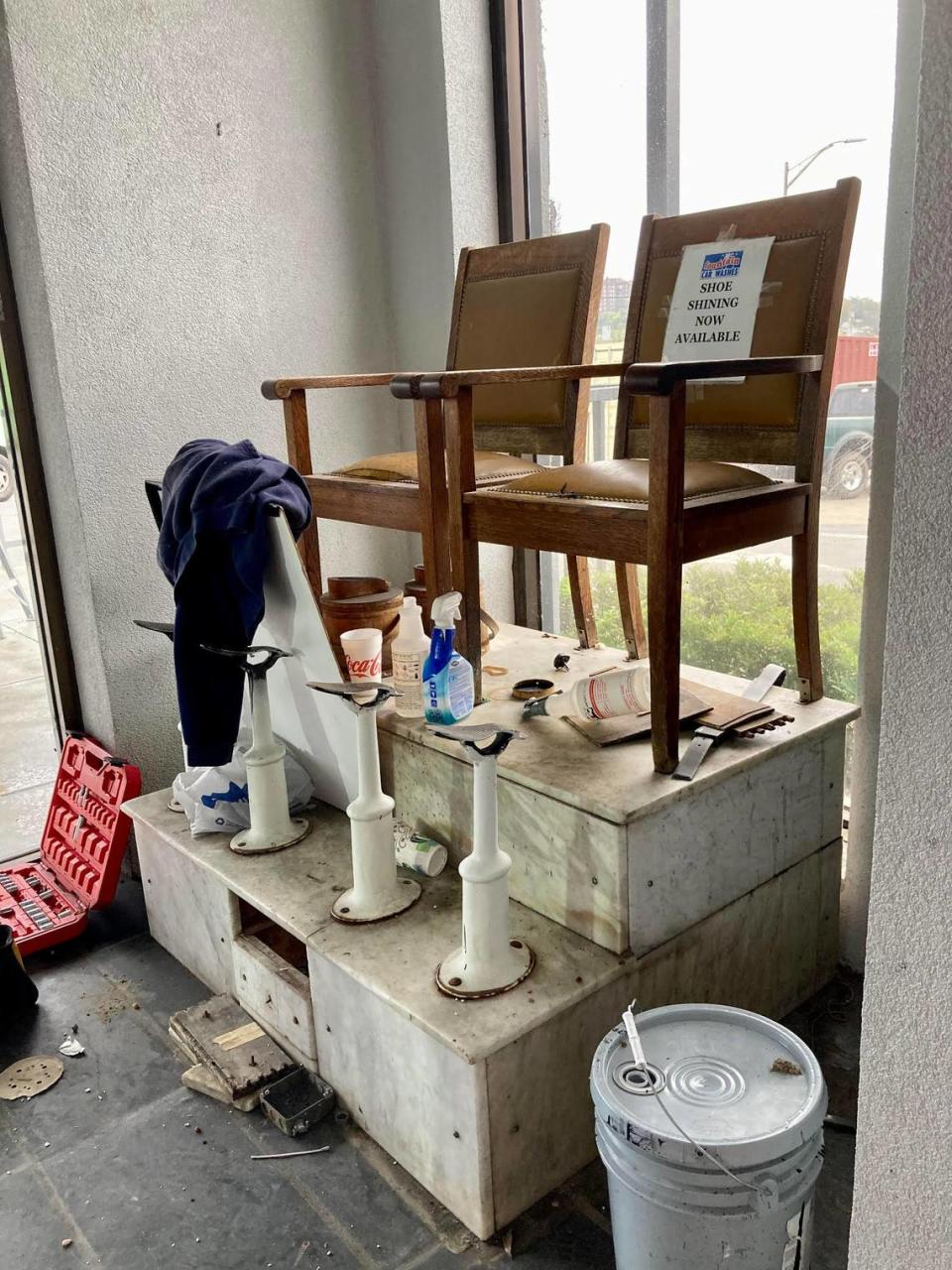 The new owners of this Macon mainstay are keeping something unique to the car wash: a single-manned shoe shine station. They’re also upgrading shoe shine station.