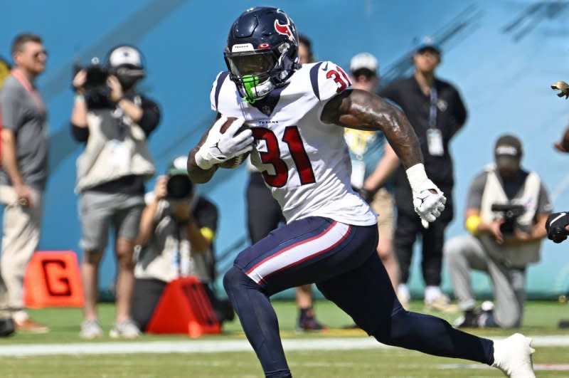 Houston Texans running Back Dameon Pierce should only be used as a low-end fantasy football RB2 or flex in Week 1. File Photo by Joe Marino/UPI