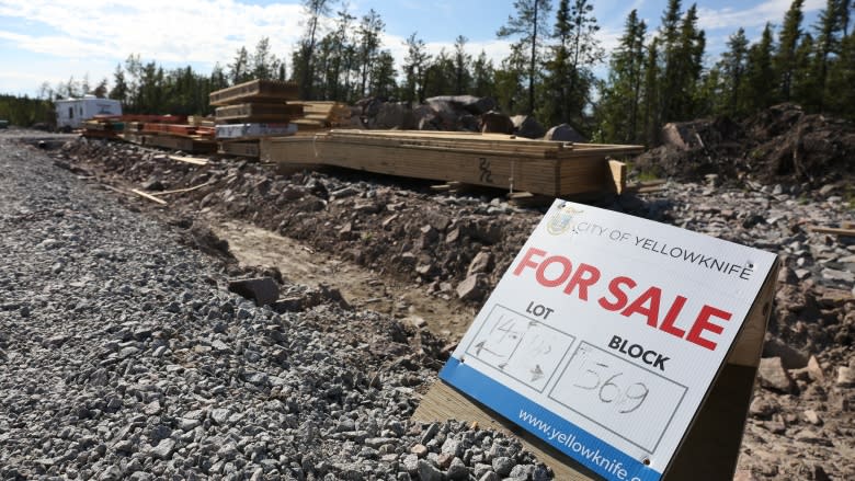 Yellowknife city council slams idea to ask some developers to wait 18 months for permits