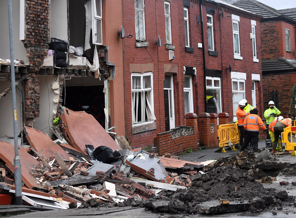 Manchester sinkhole. (Reach/MEN Media)