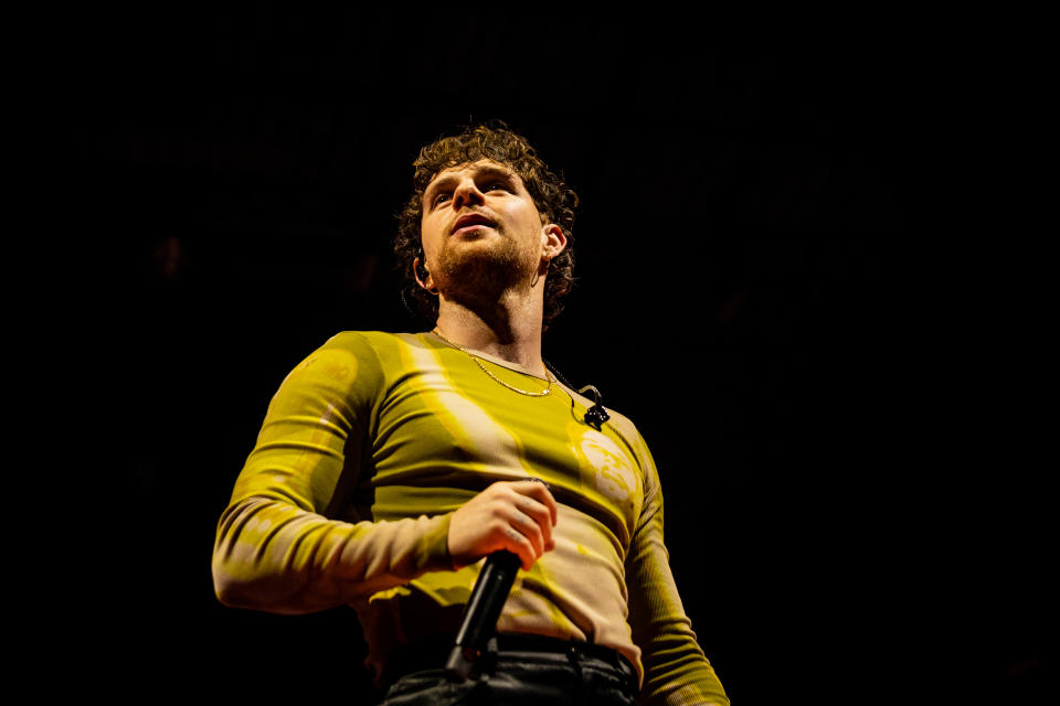 LEEDS, ENGLAND - MARCH 12: Tom Grennan performs at First Direct Arena on March 12, 2023 in Leeds, England. (Photo by Andrew Benge/Redferns)