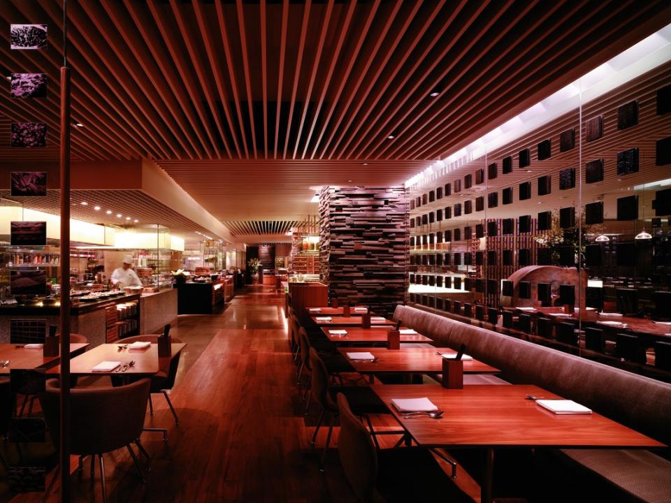 Interior of Straits Kitchen (Photo: Grand Hyatt Singapore)
