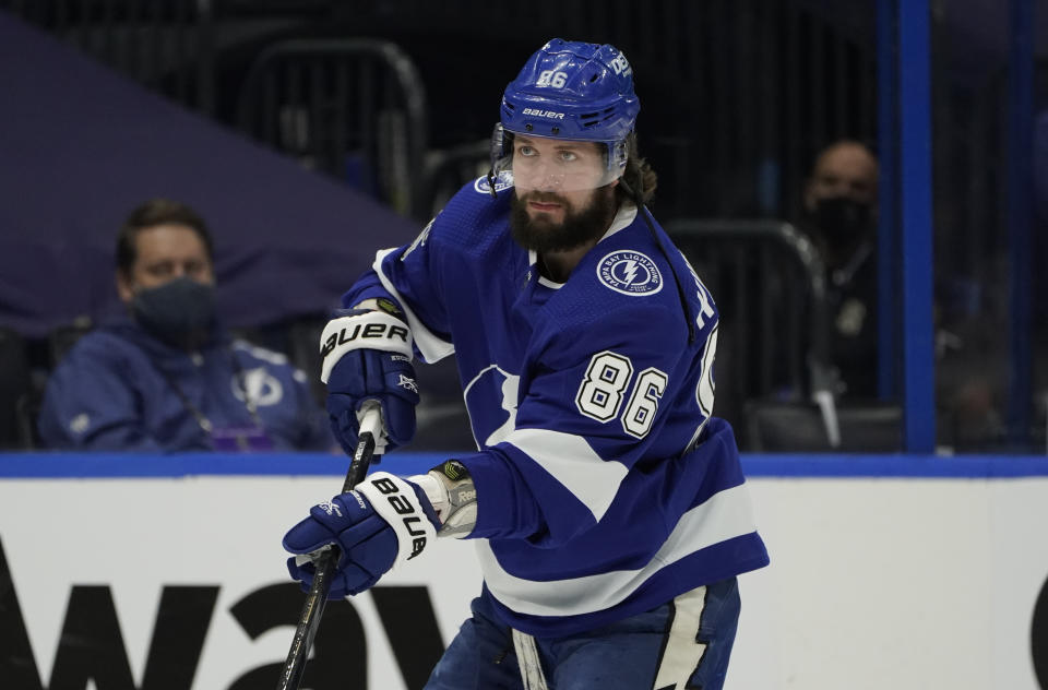 Tampa Bay Lightning right wing Nikita Kucherov (86) 