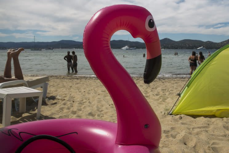 Aufblasbare Flamingos sind ein beliebtes Strand-Gadget. (Bild: Getty Images)