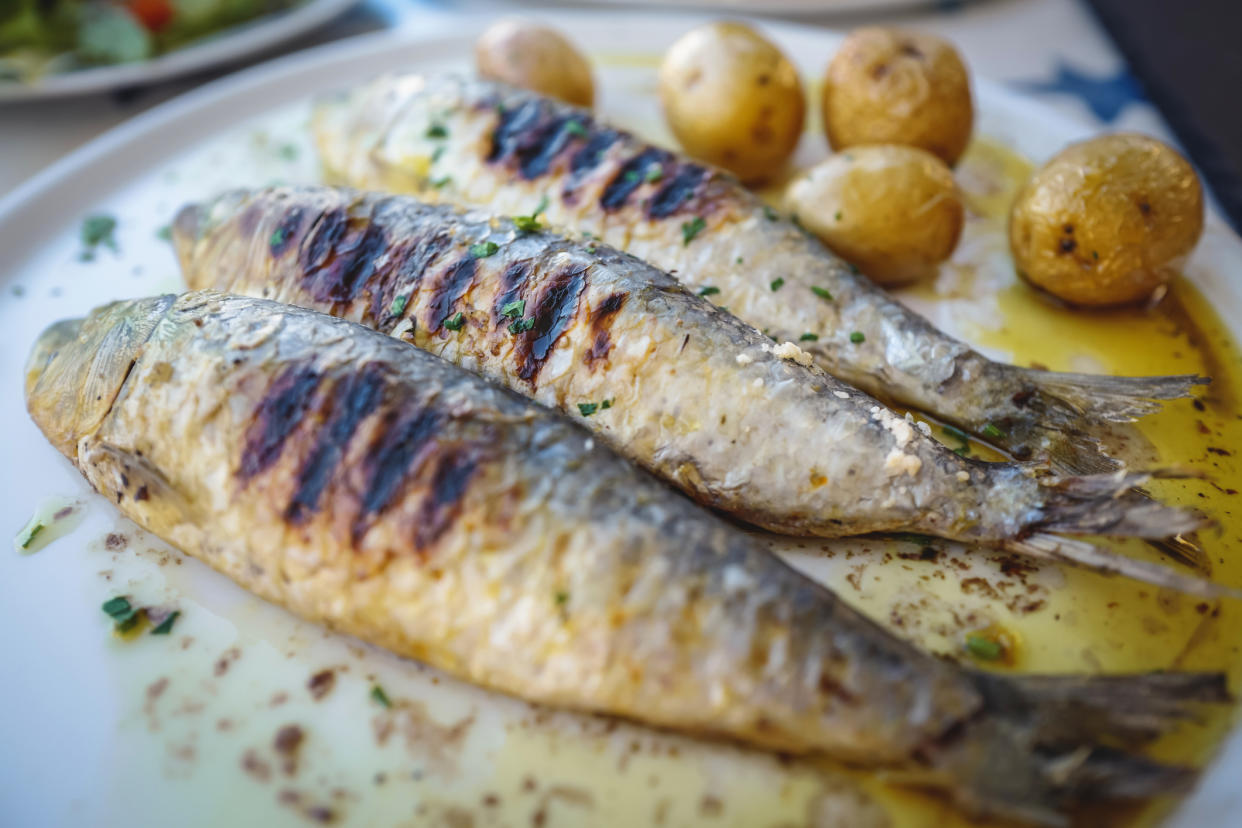 Could eating oily fish lower the risk of heart attack? (Getty Images)