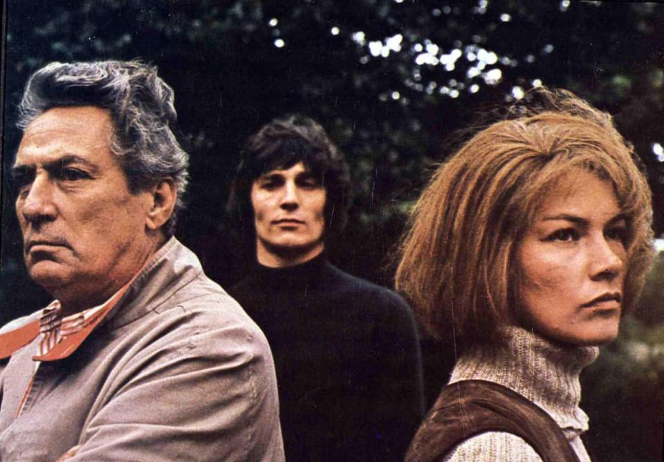 <div class="inline-image__caption"><p>(l to r) Peter Finch, Murray Head, and Glenda Jackson in 'Sunday Bloody Sunday' (1971).</p></div> <div class="inline-image__credit">United Archives GmbH / Alamy</div>