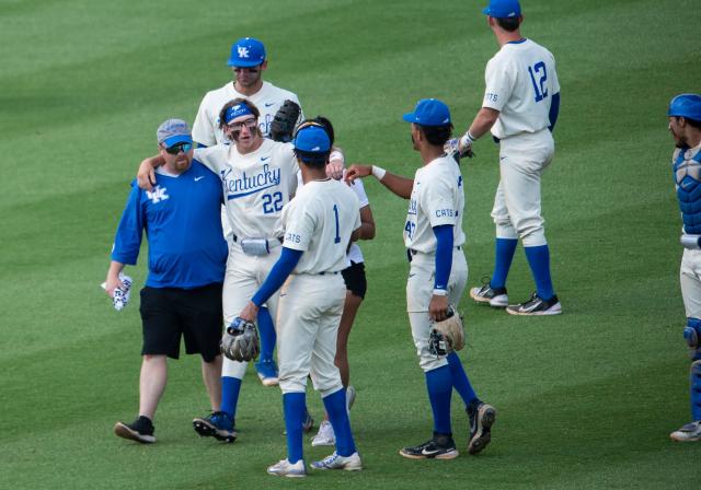 Kentucky baseball CF John Thrasher has scary collision with outfield wall  against LSU in SEC Tournament