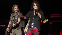 Johnny Depp rockt gerne mit Alice Cooper