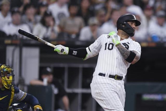 William Contreras caps 3-run 7th with winning RBI in Brewers' 3-2 victory  over White Sox - ABC News